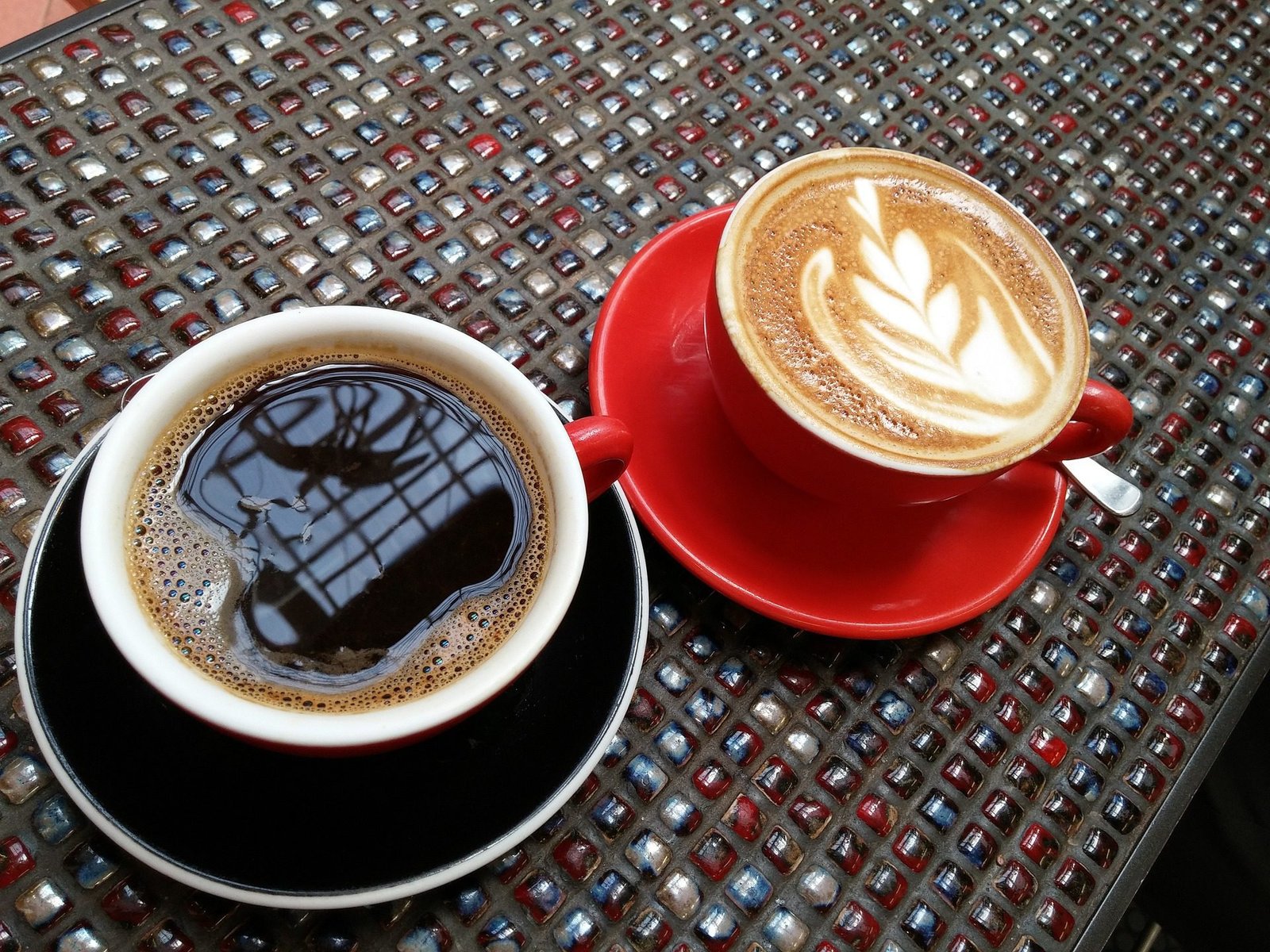 black coffee vs milk coffee
