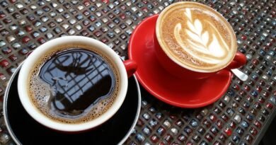 There are a lot of differences between black coffee and milk coffee